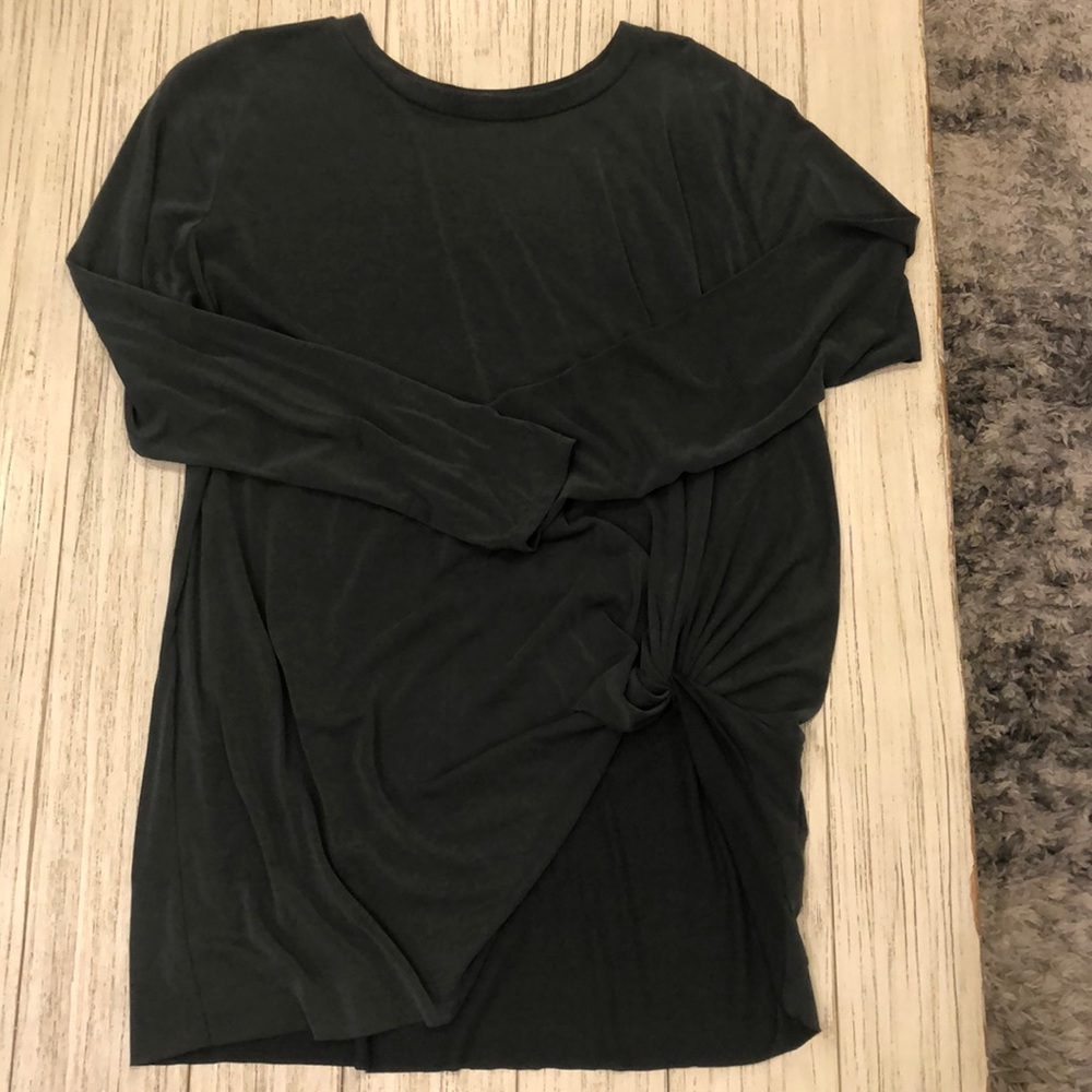 JODIFL long sleeve side knot top. Dark green